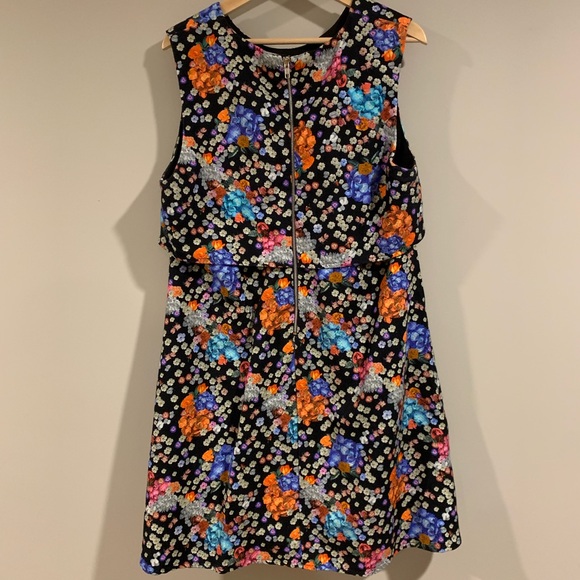 Floral Maternity Dress 14 - great for your shower! - Picture 4 of 5